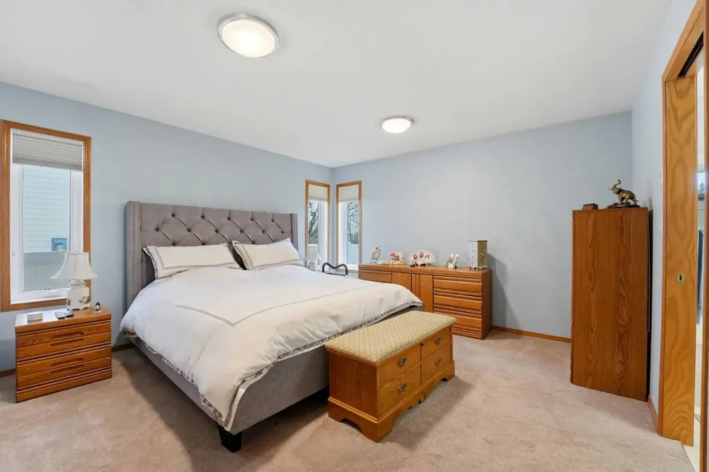 74 Donnelly Crescent Red Deer AB T4R 2L8