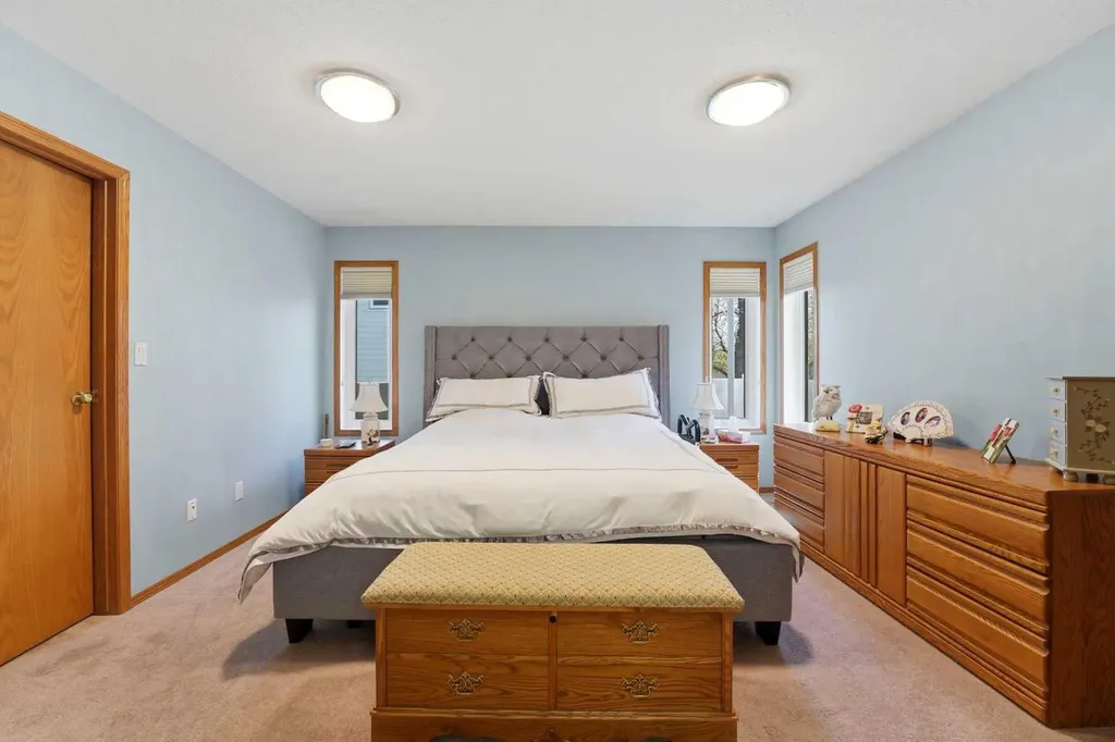 74 Donnelly Crescent Red Deer AB T4R 2L8