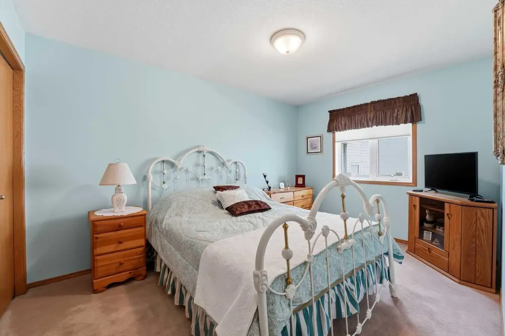 74 Donnelly Crescent Red Deer AB T4R 2L8