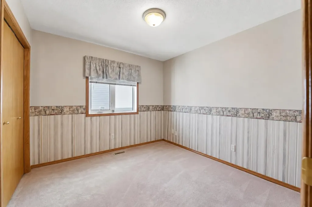 74 Donnelly Crescent Red Deer AB T4R 2L8