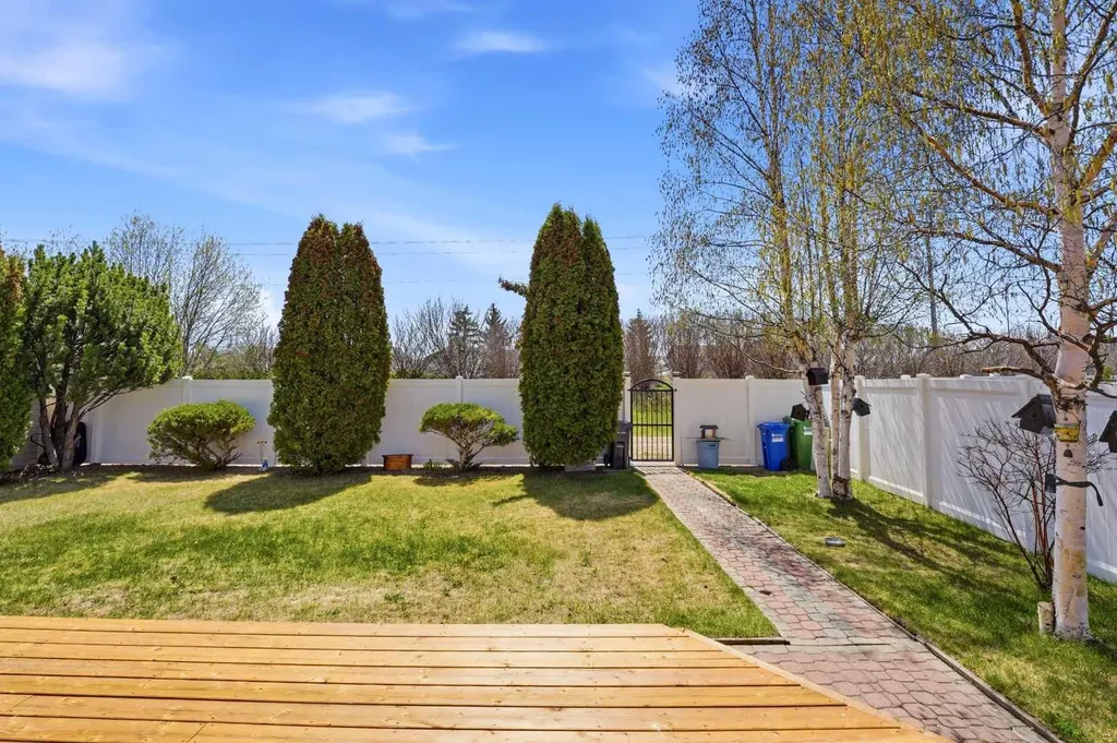 74 Donnelly Crescent Red Deer AB T4R 2L8