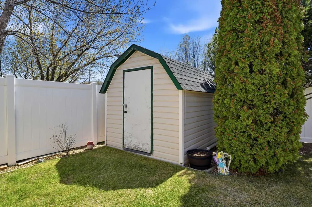 74 Donnelly Crescent Red Deer AB T4R 2L8