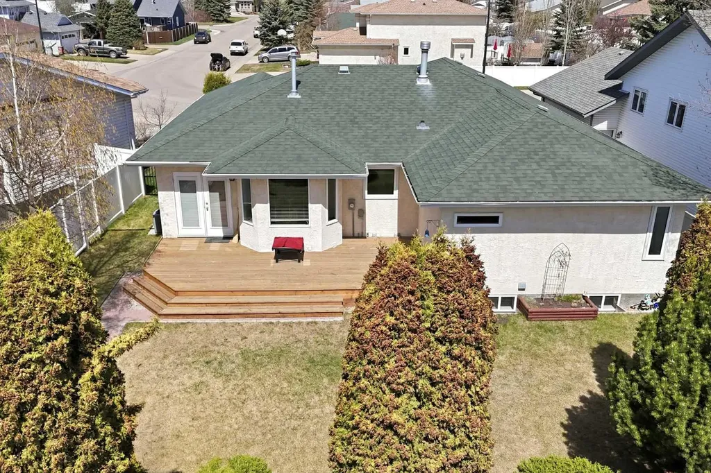 74 Donnelly Crescent Red Deer AB T4R 2L8