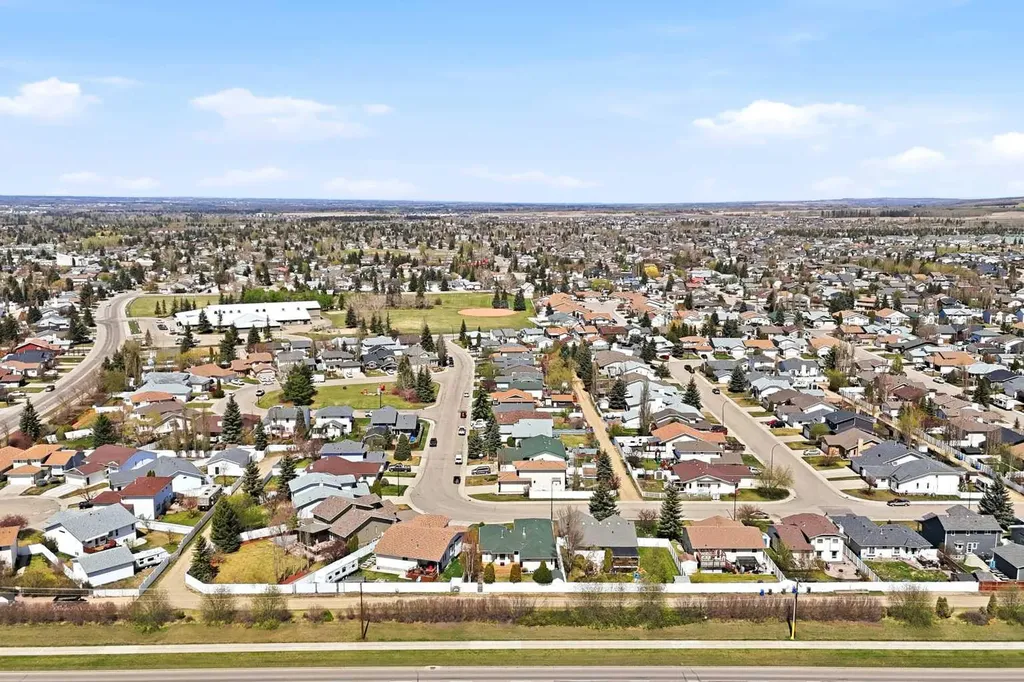 74 Donnelly Crescent Red Deer AB T4R 2L8