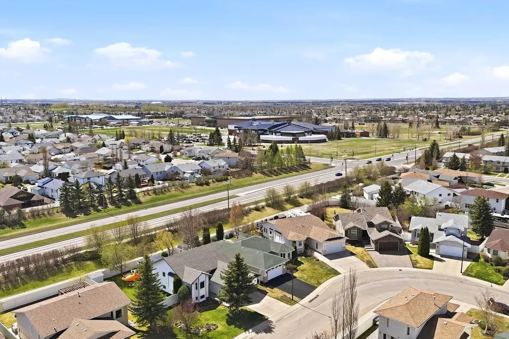 74 Donnelly Crescent Red Deer AB T4R 2L8