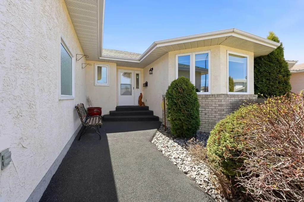 74 Donnelly Crescent Red Deer AB T4R 2L8