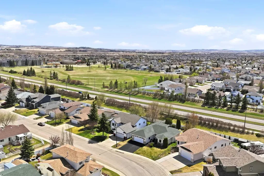 74 Donnelly Crescent Red Deer AB T4R 2L8