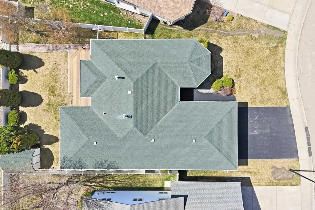 74 Donnelly Crescent Red Deer AB T4R 2L8