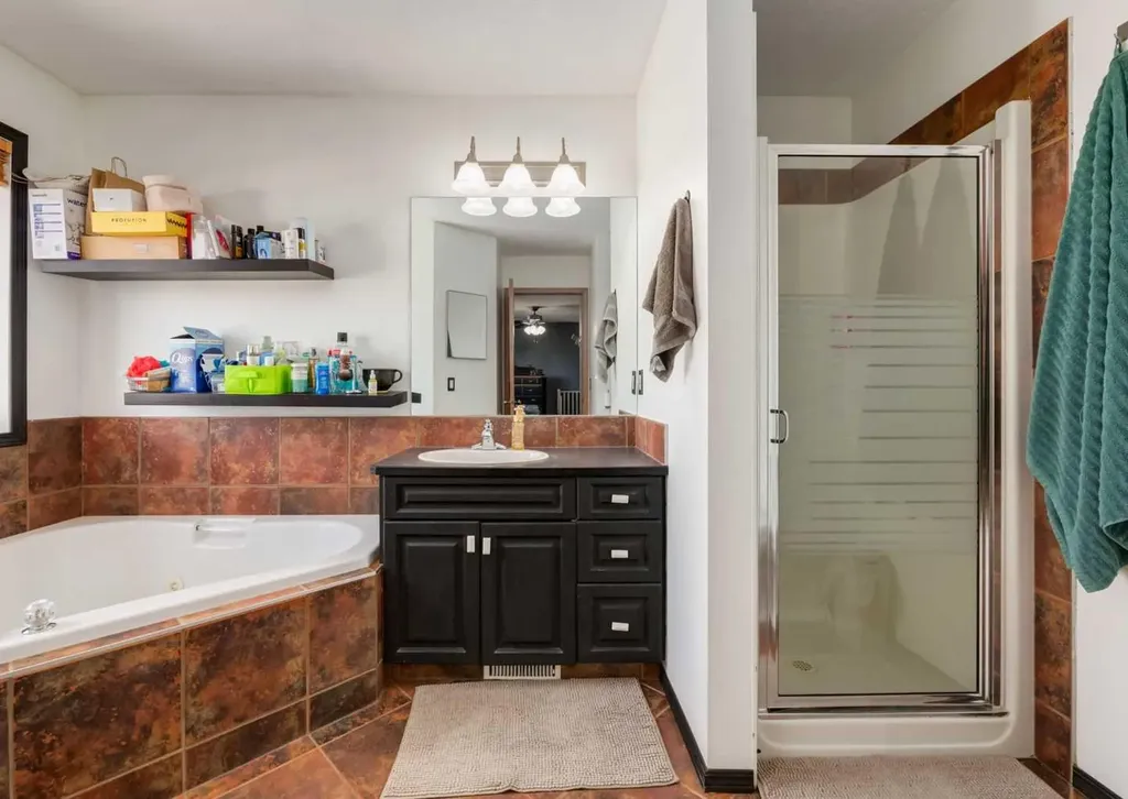 244 Stonegate Close NW Airdrie AB T4B 2V3
