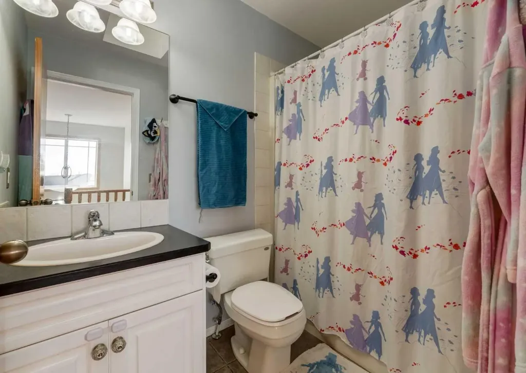 244 Stonegate Close NW Airdrie AB T4B 2V3