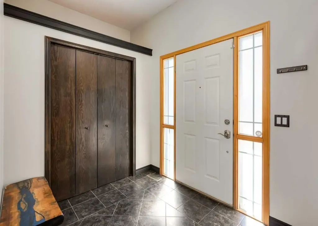 244 Stonegate Close NW Airdrie AB T4B 2V3