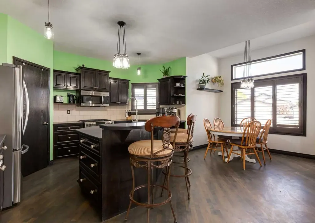 244 Stonegate Close NW Airdrie AB T4B 2V3