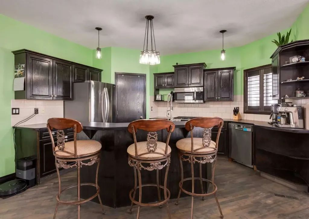 244 Stonegate Close NW Airdrie AB T4B 2V3