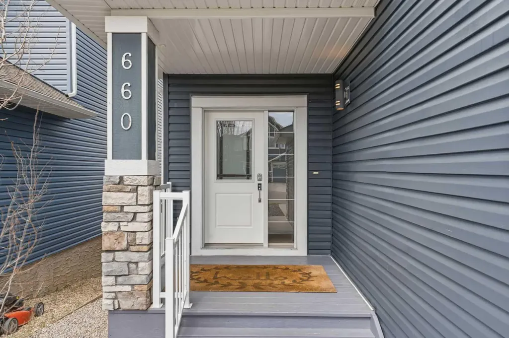 660 Harrison Court Crossfield AB T0M0S0