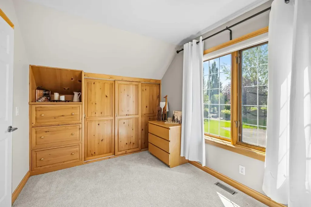 98 Equestrian Drive Rural Rocky View County AB T3R 1C9