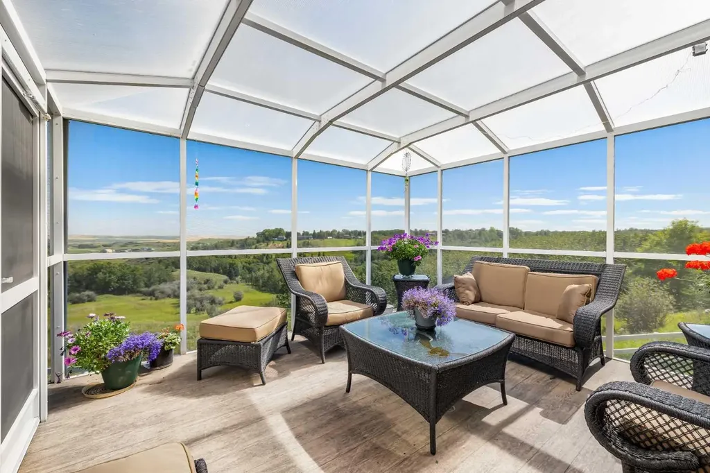 98 Equestrian Drive Rural Rocky View County AB T3R 1C9