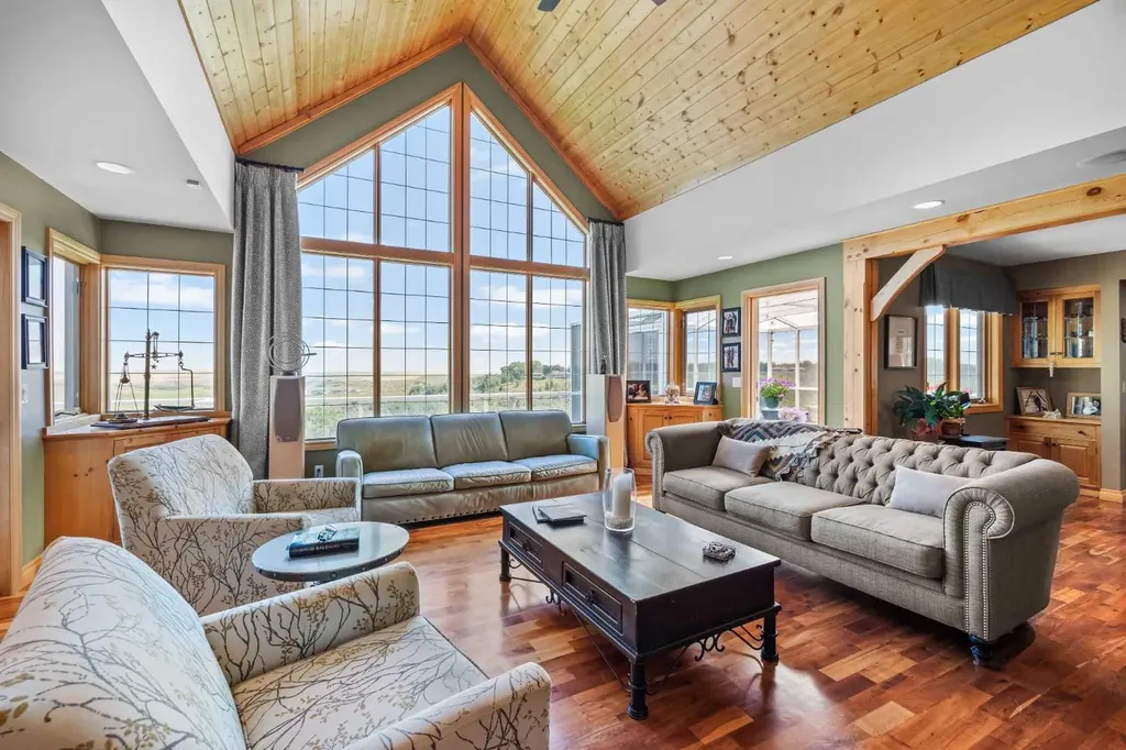 98 Equestrian Drive Rural Rocky View County AB T3R 1C9