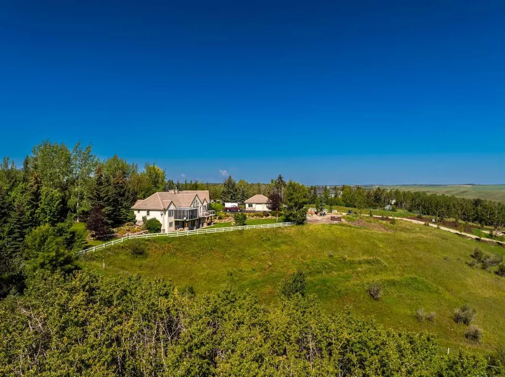 98 Equestrian Drive Rural Rocky View County AB T3R 1C9