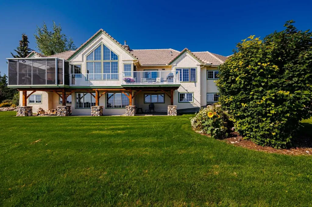 98 Equestrian Drive Rural Rocky View County AB T3R 1C9