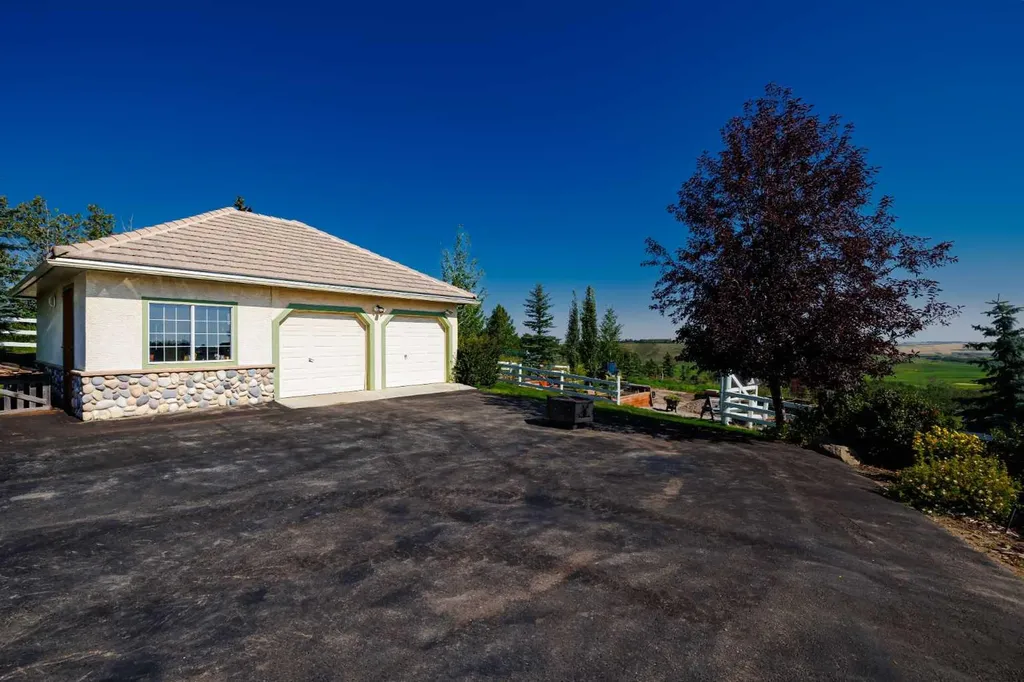 98 Equestrian Drive Rural Rocky View County AB T3R 1C9