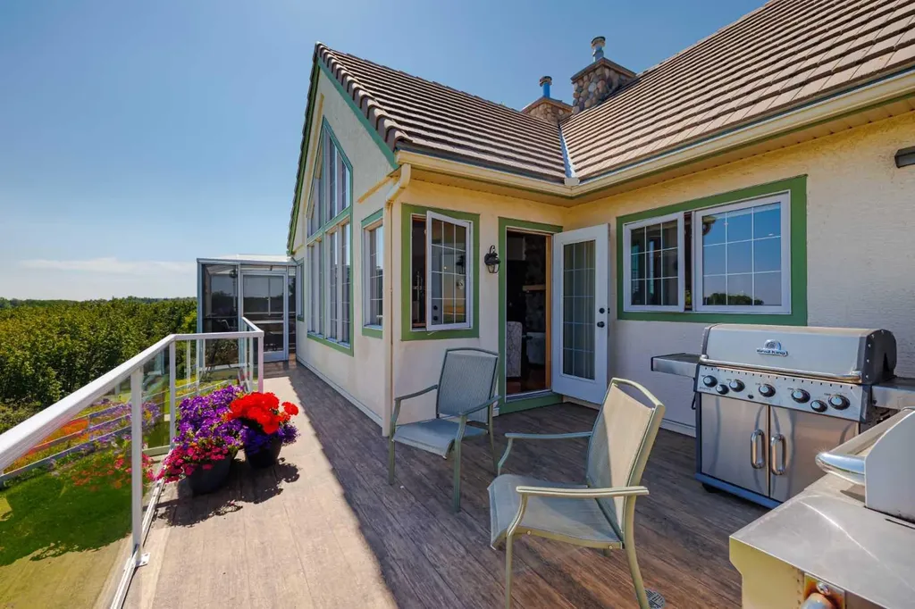 98 Equestrian Drive Rural Rocky View County AB T3R 1C9