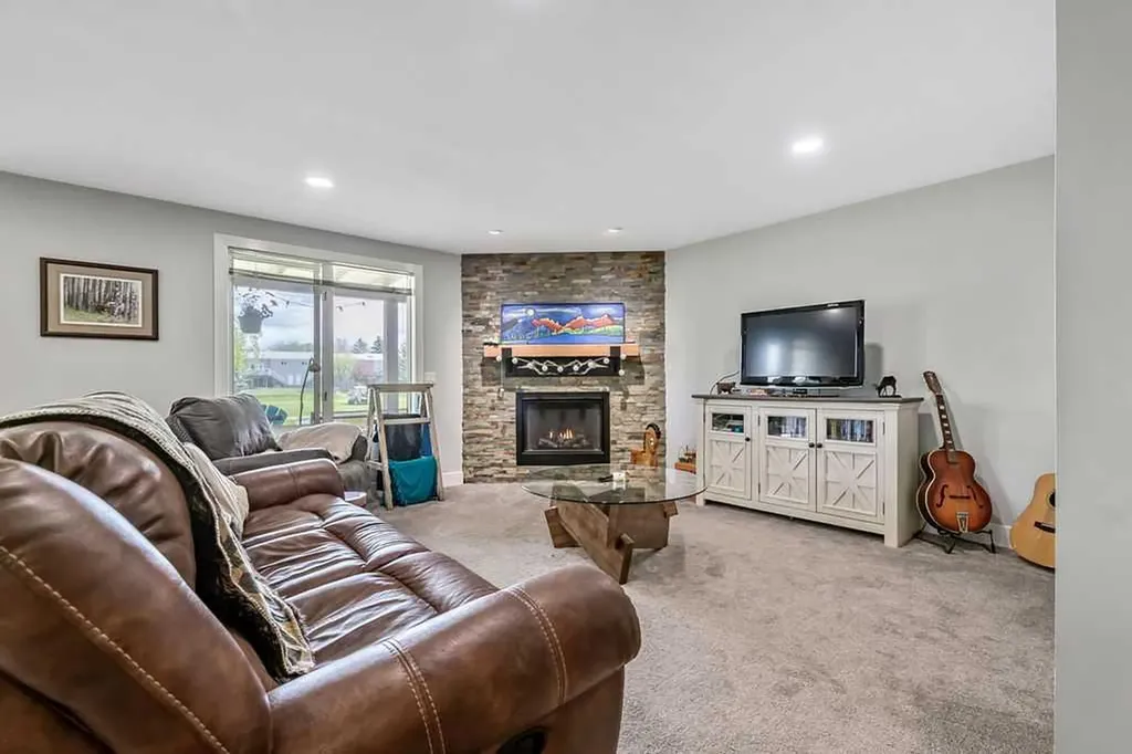 626 High View Park NW High River AB T1V 1E5