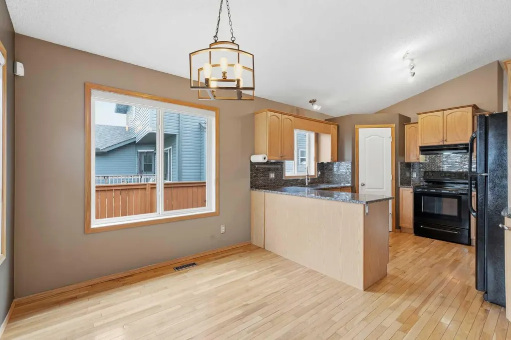 203 West Creek Close Chestermere AB T1X 1M3