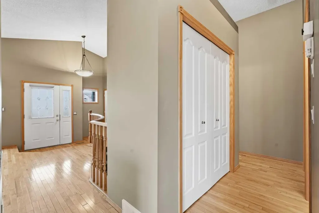 203 West Creek Close Chestermere AB T1X 1M3