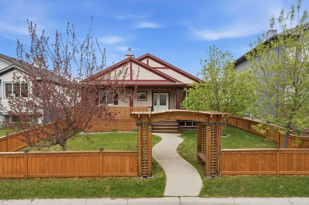 203 West Creek Close Chestermere AB T1X 1M3