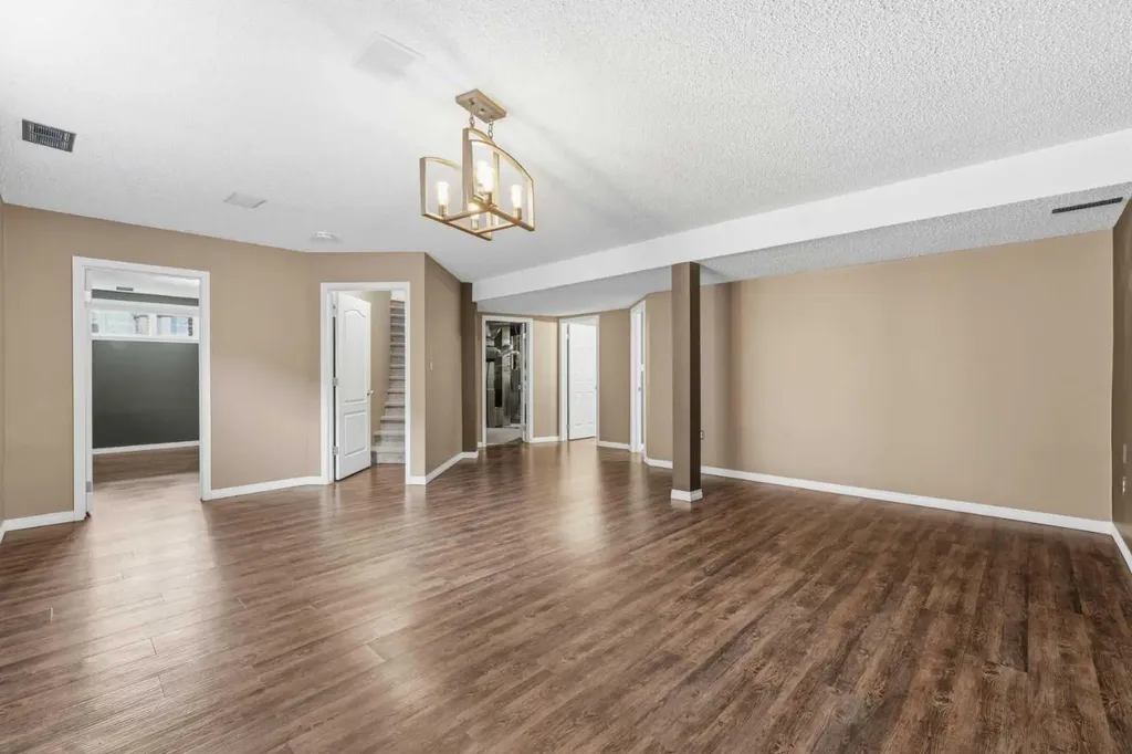 203 West Creek Close Chestermere AB T1X 1M3
