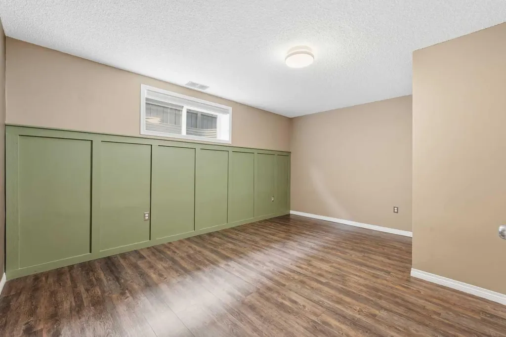 203 West Creek Close Chestermere AB T1X 1M3