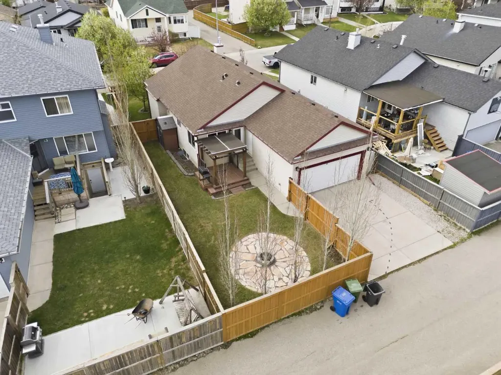 203 West Creek Close Chestermere AB T1X 1M3