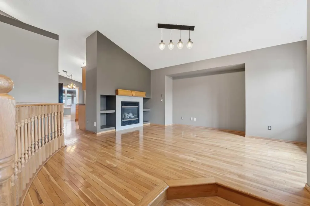 203 West Creek Close Chestermere AB T1X 1M3