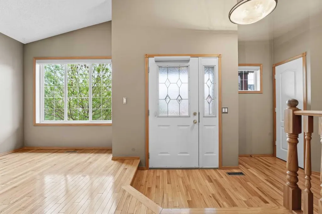 203 West Creek Close Chestermere AB T1X 1M3