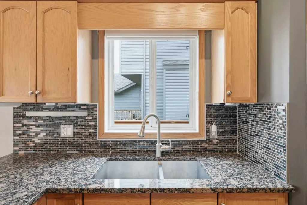203 West Creek Close Chestermere AB T1X 1M3