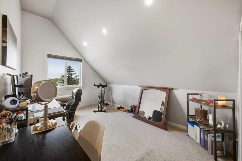 30-36006 Highway 2 Service Road South Rural Red Deer County AB T4G0G6