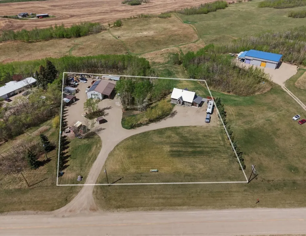 30-36006 Highway 2 Service Road South Rural Red Deer County AB T4G0G6