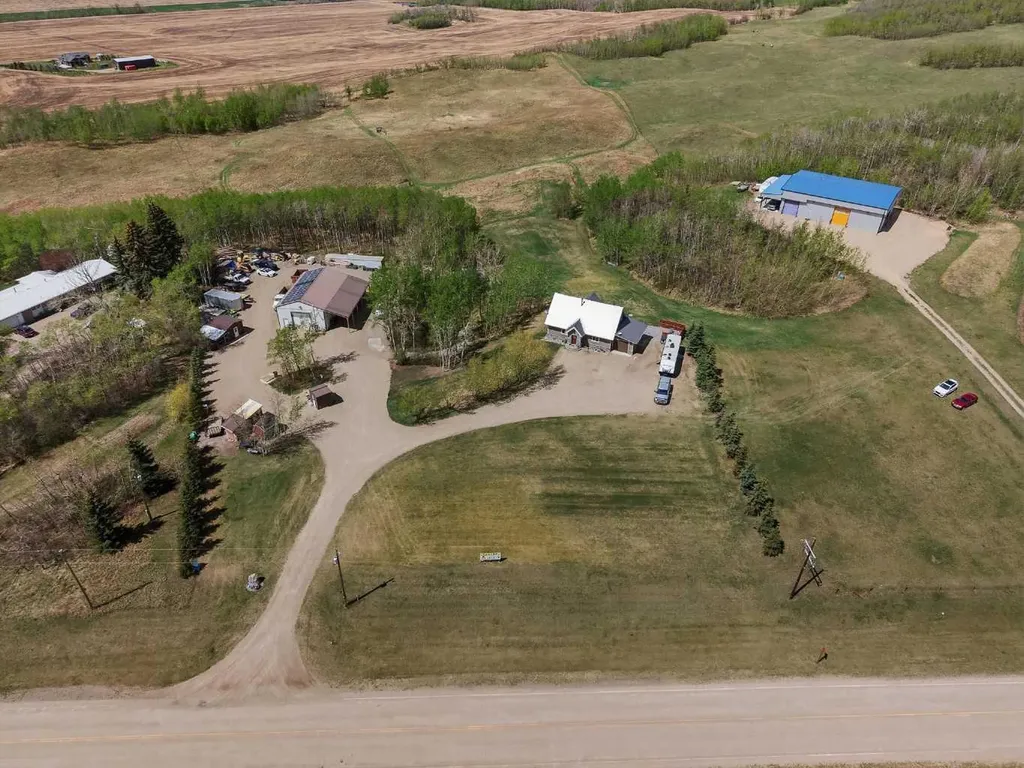 30-36006 Highway 2 Service Road South Rural Red Deer County AB T4G0G6