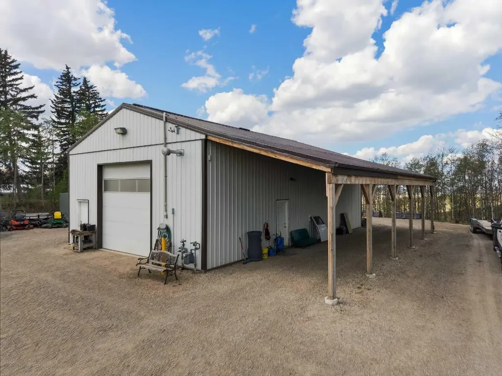 30-36006 Highway 2 Service Road South Rural Red Deer County AB T4G0G6