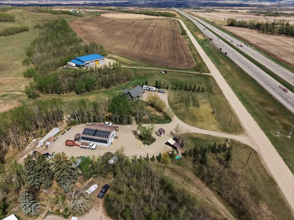 30-36006 Highway 2 Service Road South Rural Red Deer County AB T4G0G6
