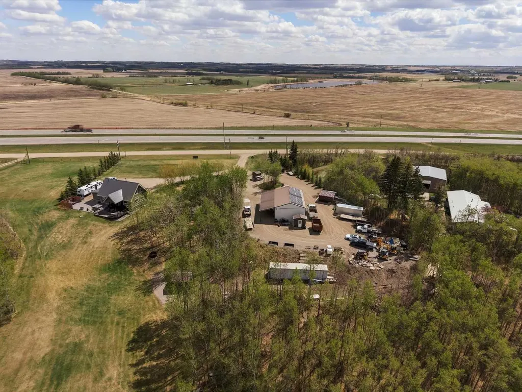 30-36006 Highway 2 Service Road South Rural Red Deer County AB T4G0G6