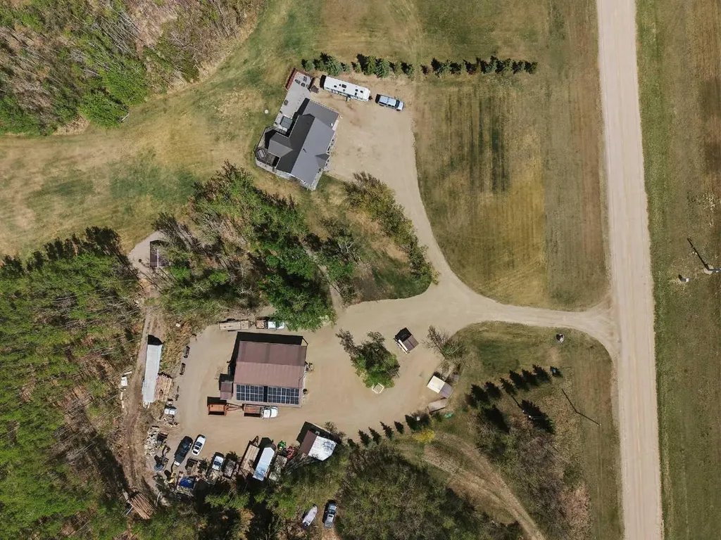 30-36006 Highway 2 Service Road South Rural Red Deer County AB T4G0G6