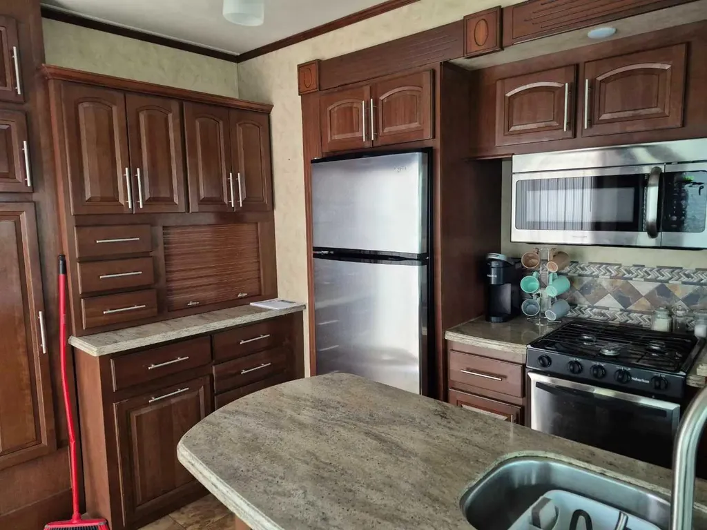 10046 Township Road 422 Rural Ponoka County AB T4J 1V9