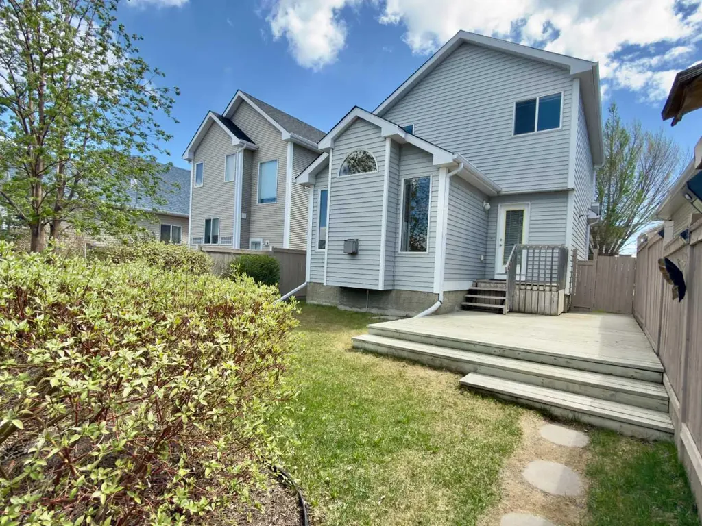 206 Tuscany Drive NW Calgary AB T3L 2C4