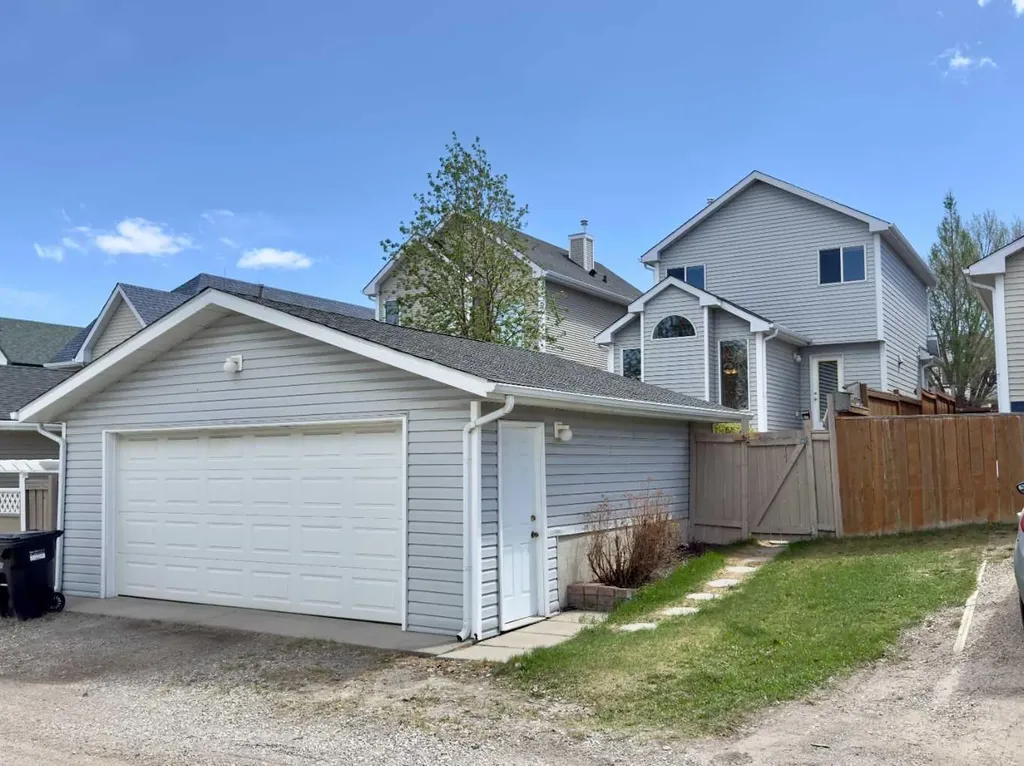 206 Tuscany Drive NW Calgary AB T3L 2C4