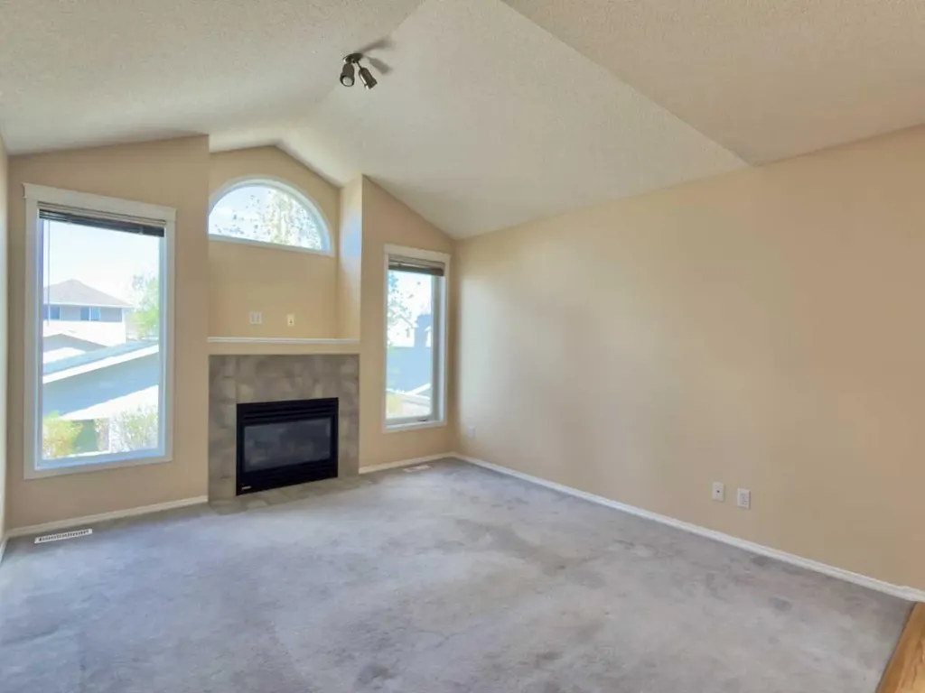 206 Tuscany Drive NW Calgary AB T3L 2C4