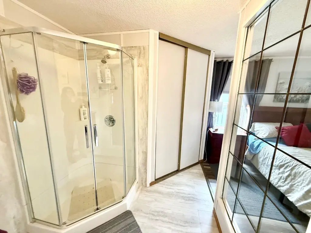 102 Nickerson Avenue Hinton AB T7V 1A6
