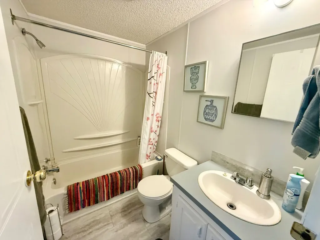 102 Nickerson Avenue Hinton AB T7V 1A6