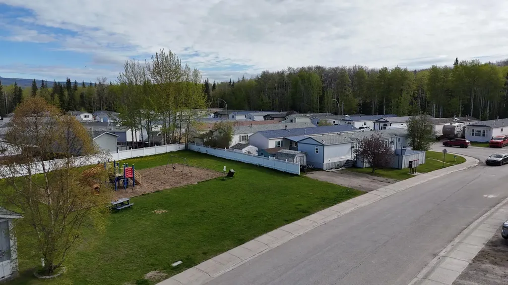 102 Nickerson Avenue Hinton AB T7V 1A6