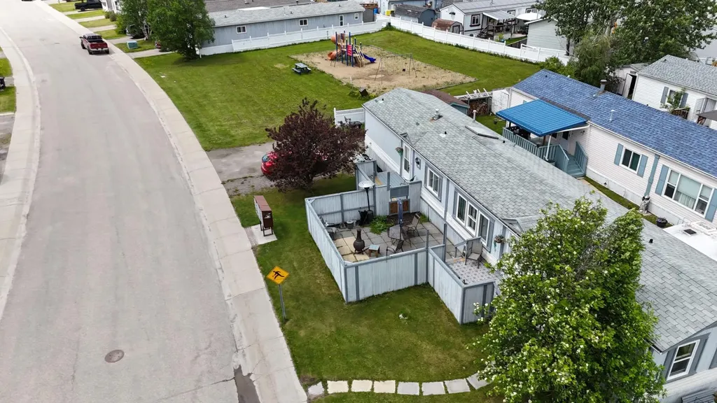102 Nickerson Avenue Hinton AB T7V 1A6
